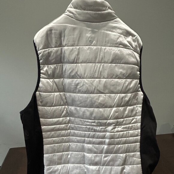 Xersion Puffer Vest - Women's Size 3X - Black/Grayish Silver - Picture 4 of 4